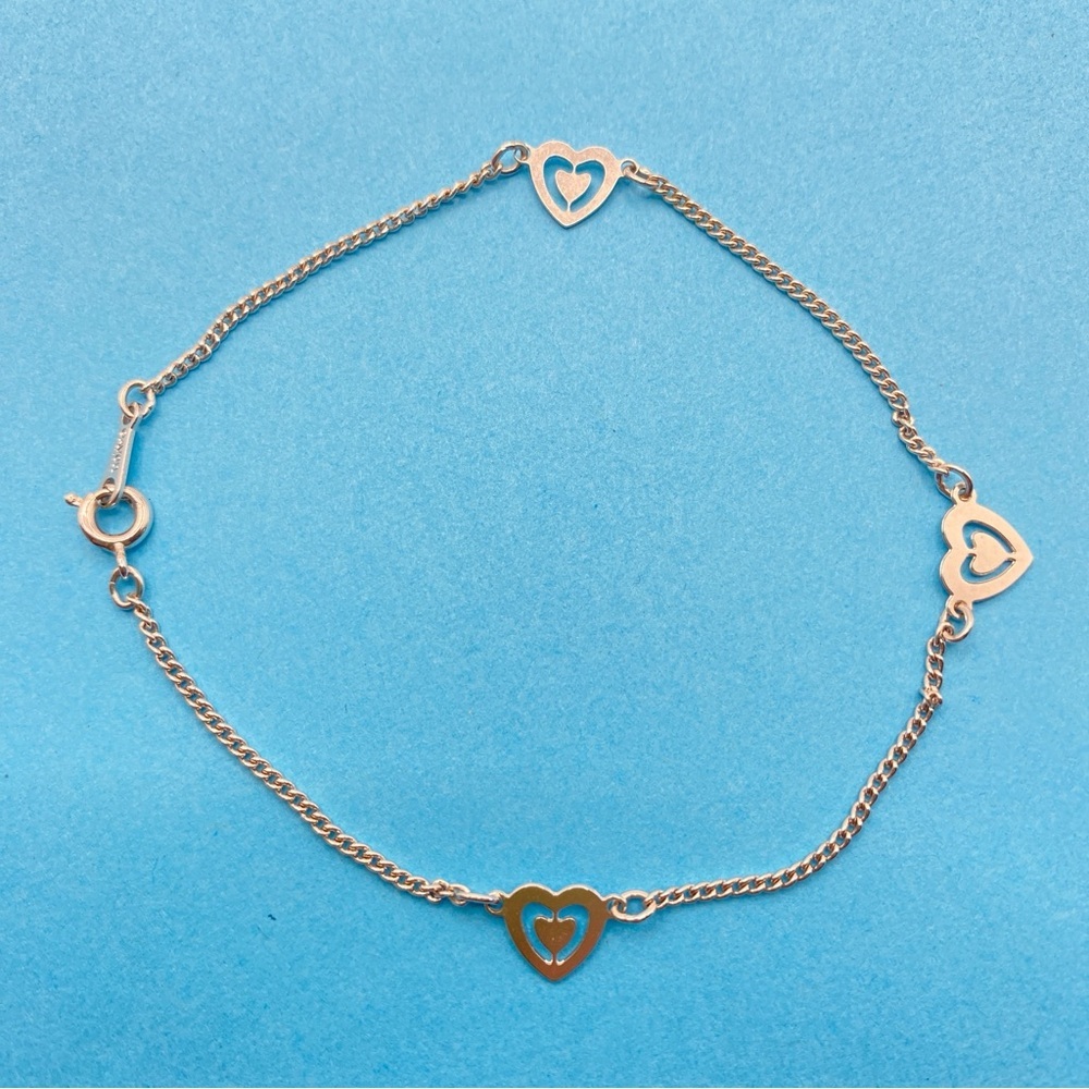 AVON Silvertone Heart Delicate Dainty Chain Bracelet Love & Charms